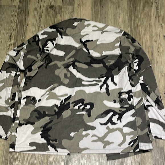 Men’s Black/White/Gray Camo Jacket - Picture 5 of 5